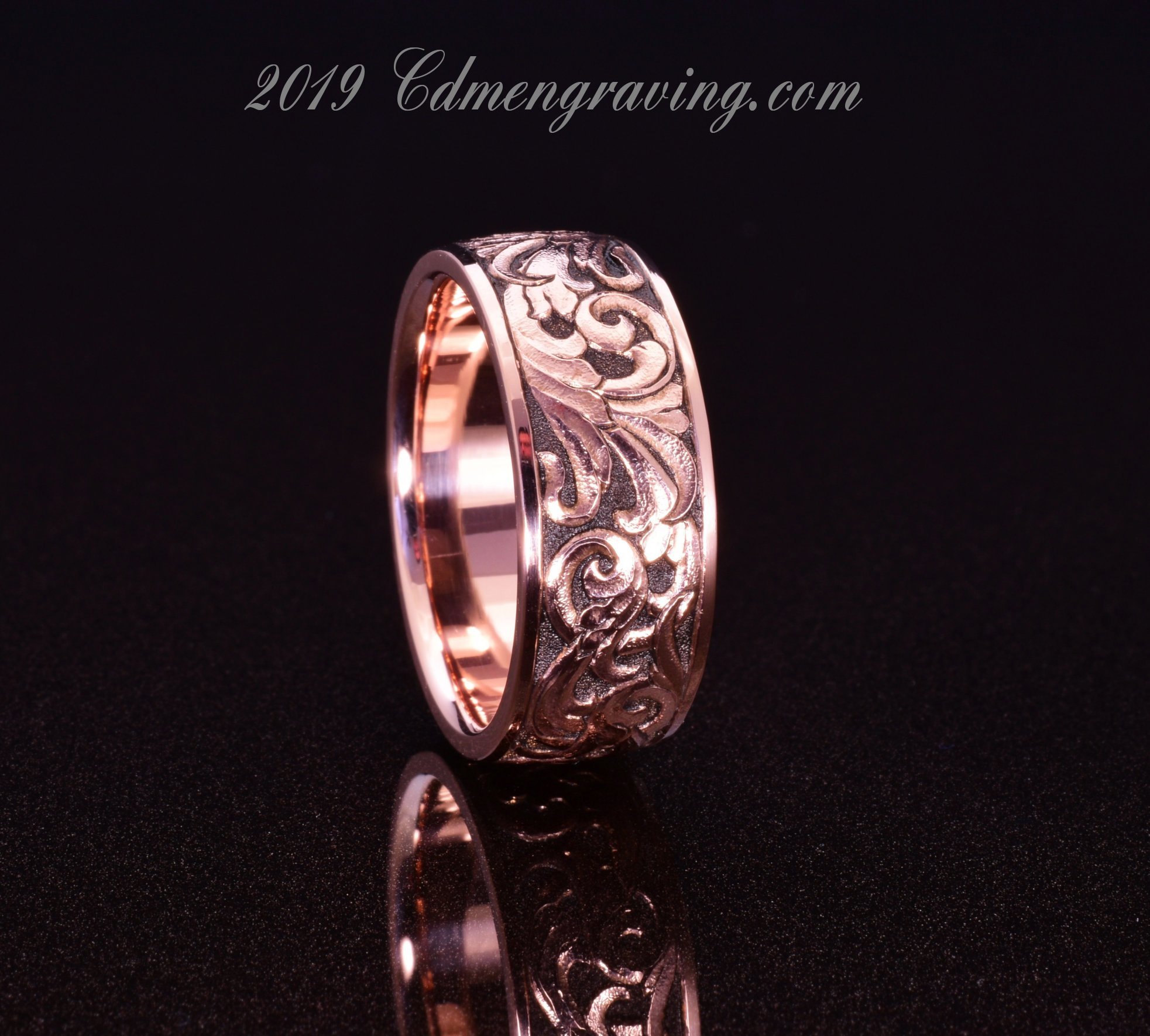 hand engraved red gold ring